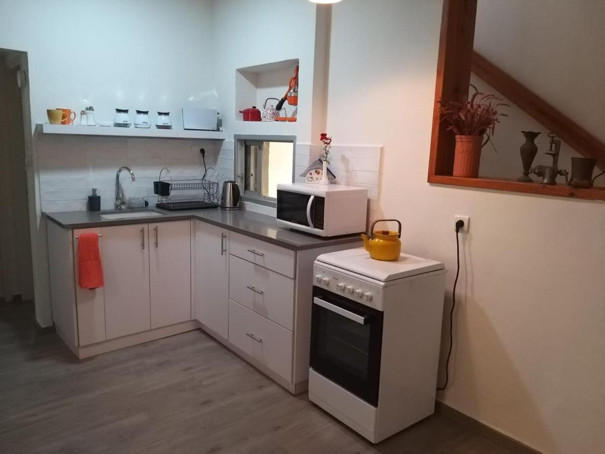 Apartamento פינה חמה ברמה Ein Zivan Exterior foto